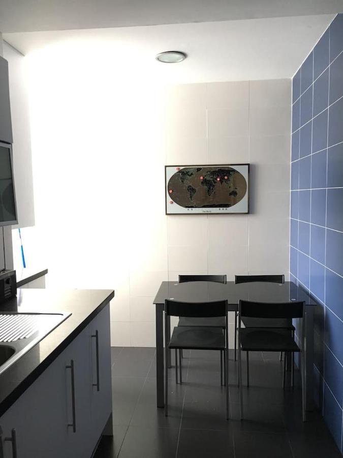Piso céntrico 2 habitaciones cerca del mar Hospitalet De L'Infant Esterno foto